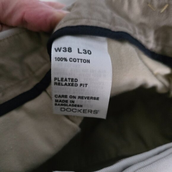 EUC Dockers D4 Relaxed Fit Khaki Slacks (38/30) - Picture 2 of 7